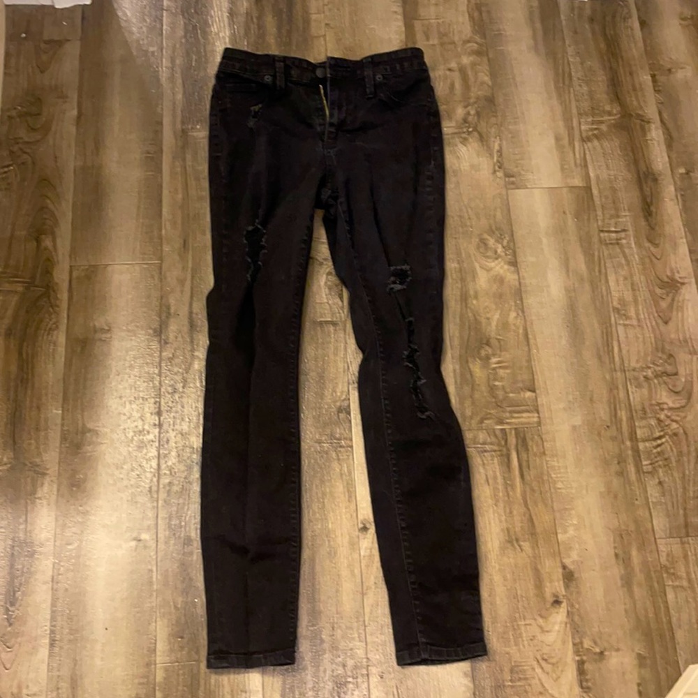 Blank skinny jeans with rips